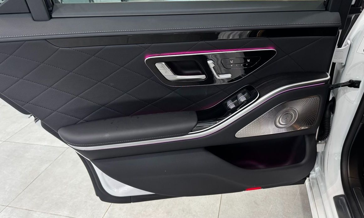 Mercedes-Benz S-Class 2025