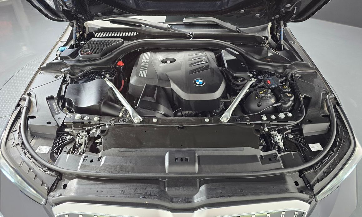 BMW 5-Series 2024