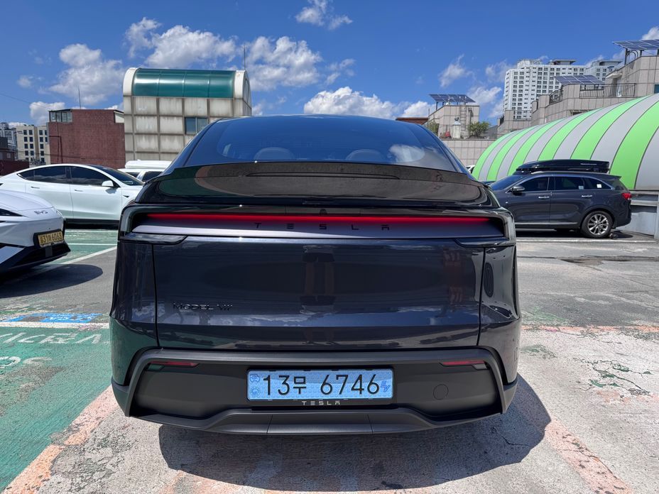 Tesla Model Y 2026