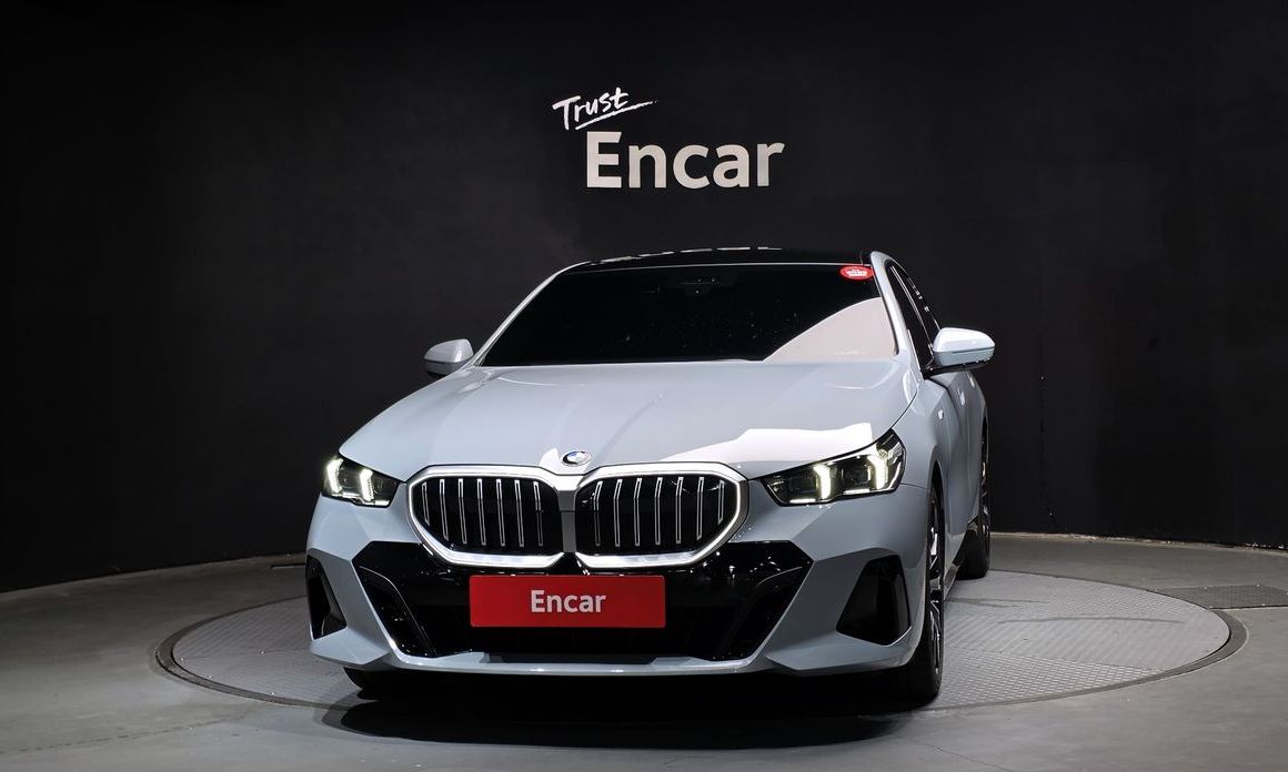 BMW 5-Series 2025