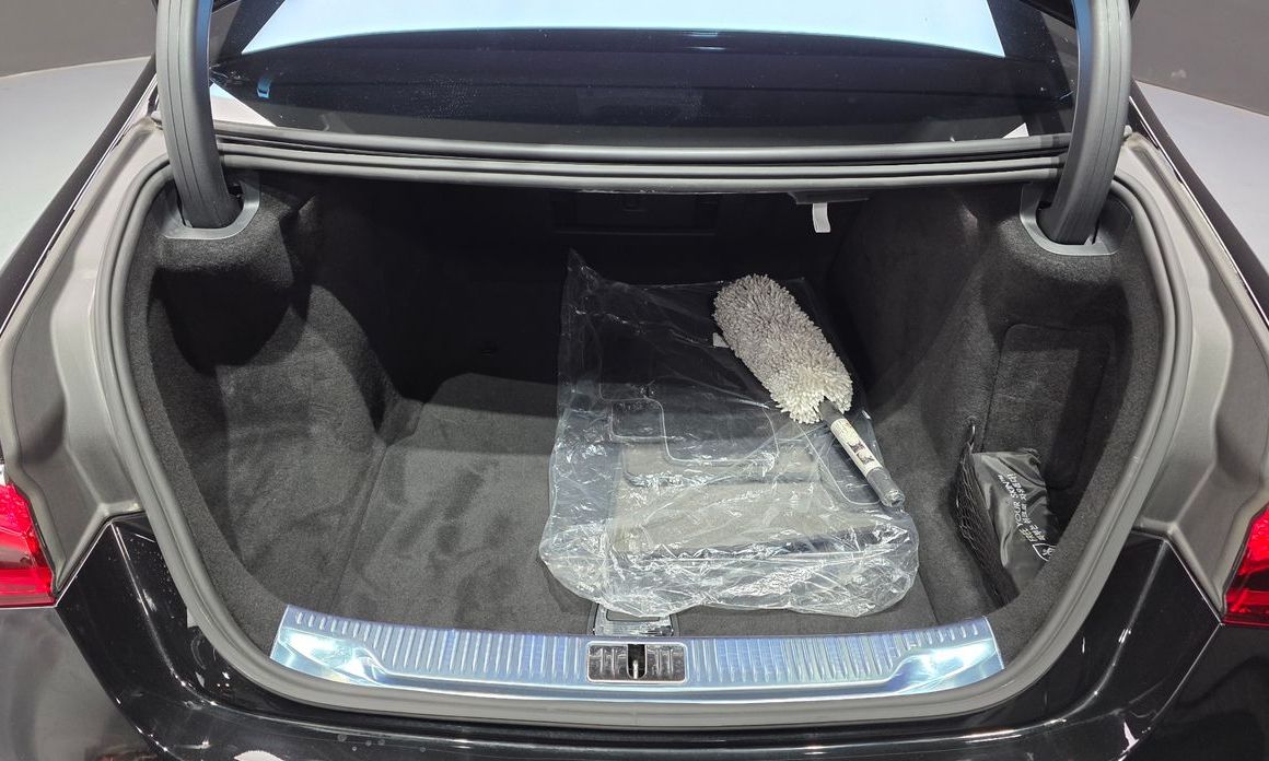 Mercedes-Benz S-Class 2021