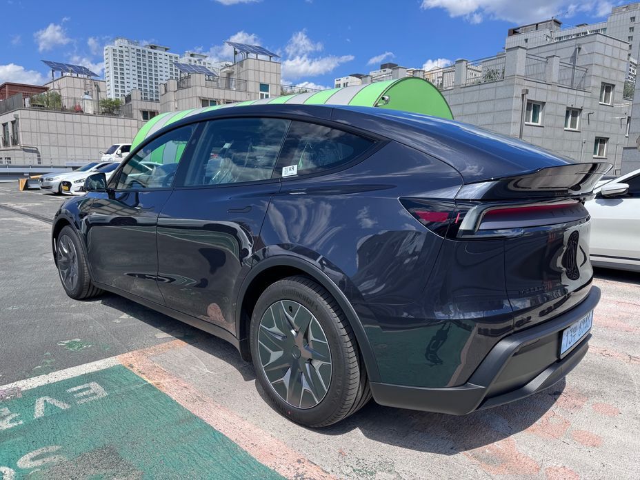Tesla Model Y 2026