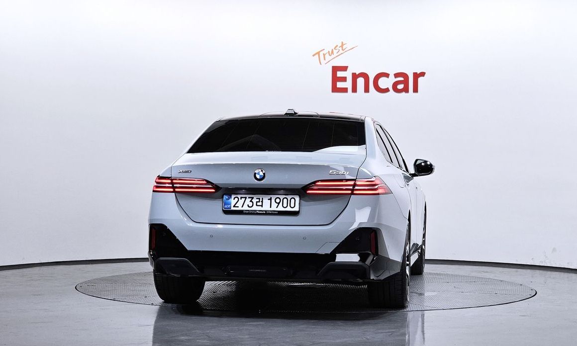 BMW 5-Series 2025