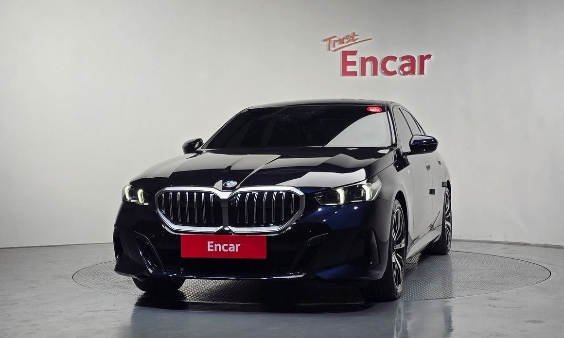 BMW 5-Series 2024