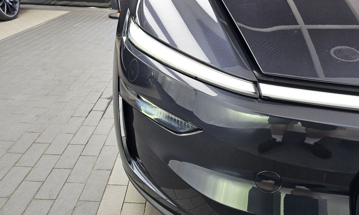 Tesla Model Y 2026