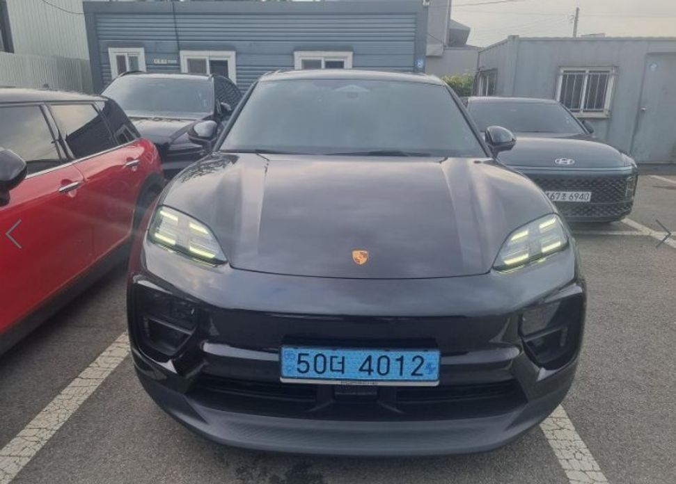 Porsche Macan 2025