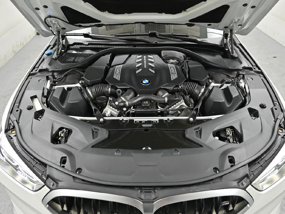 BMW 8-Series 2023