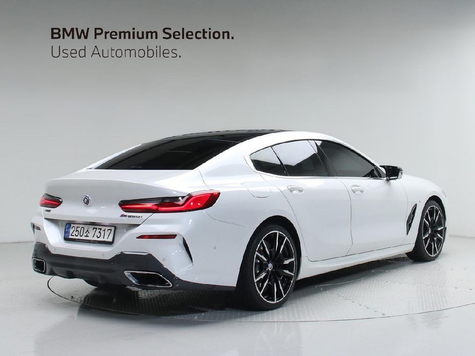 BMW 8-Series 2023