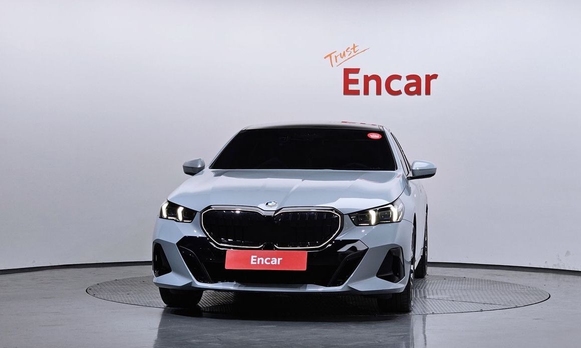 BMW 5-Series 2025