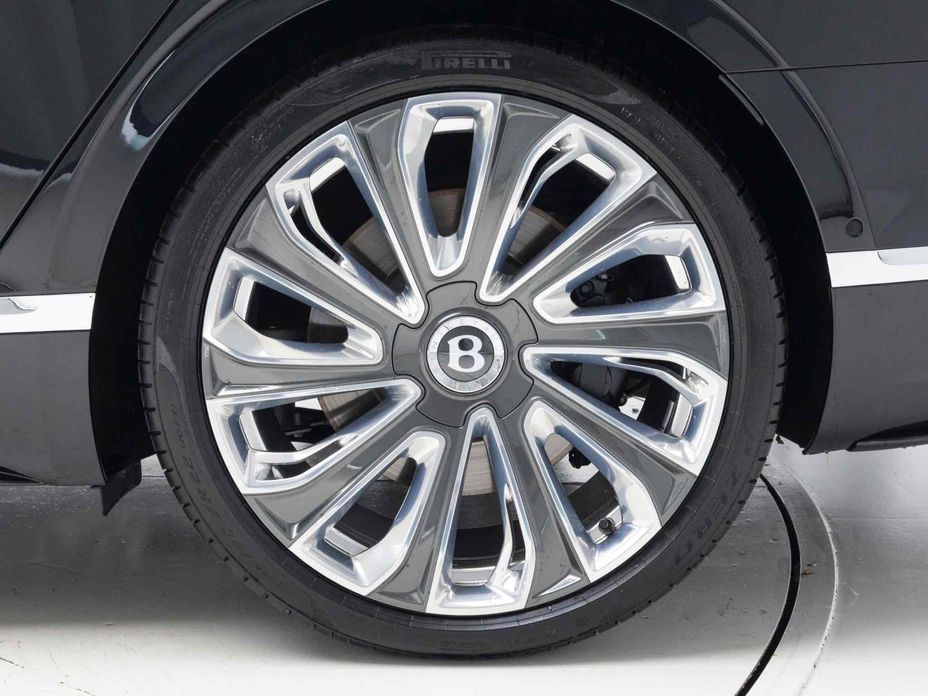 Bentley Flying Spur 2025