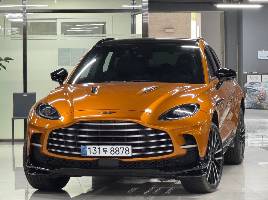Astonmartin DBX 2023