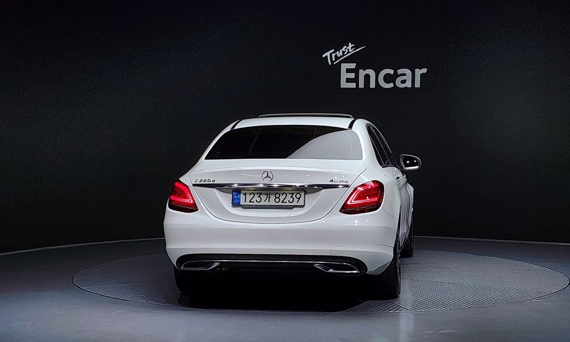 Mercedes-Benz C-Class 2021