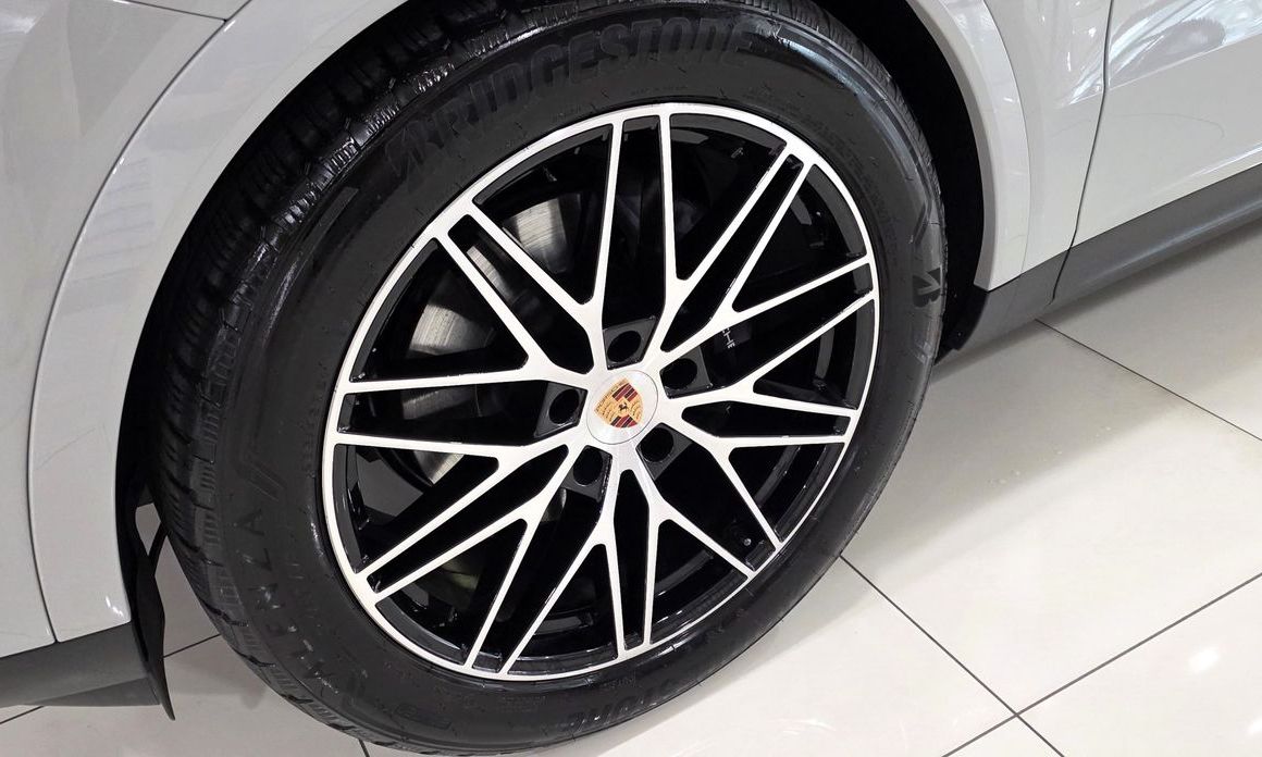 Porsche Cayenne 2025