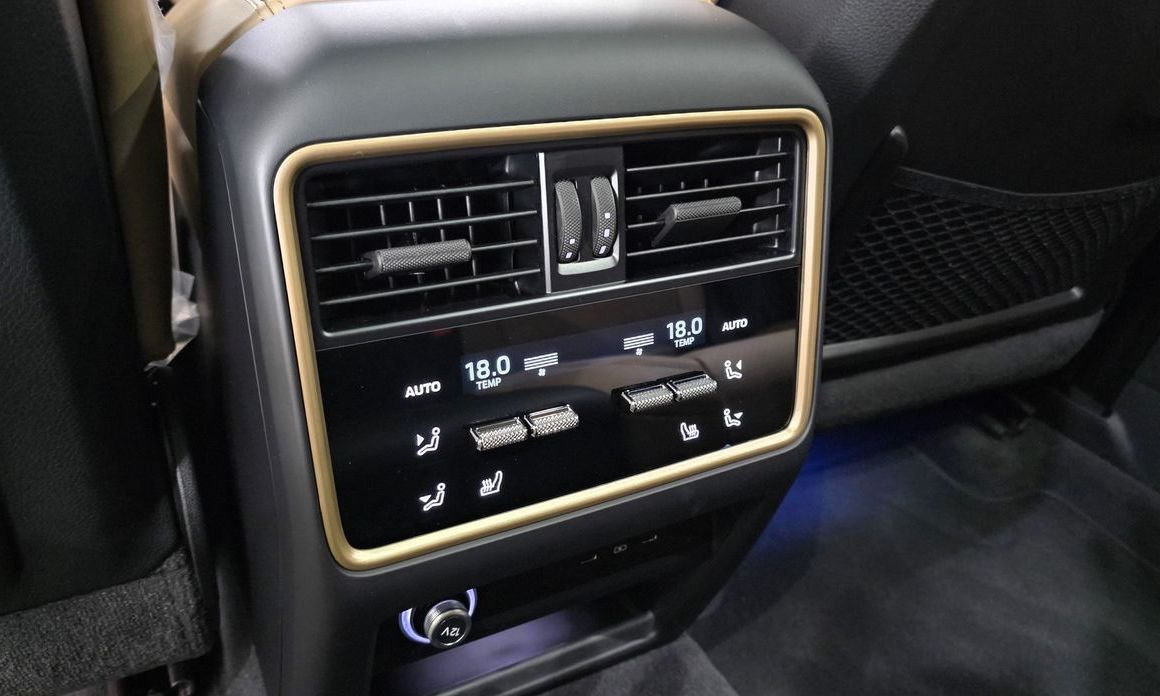 Porsche Cayenne 2025