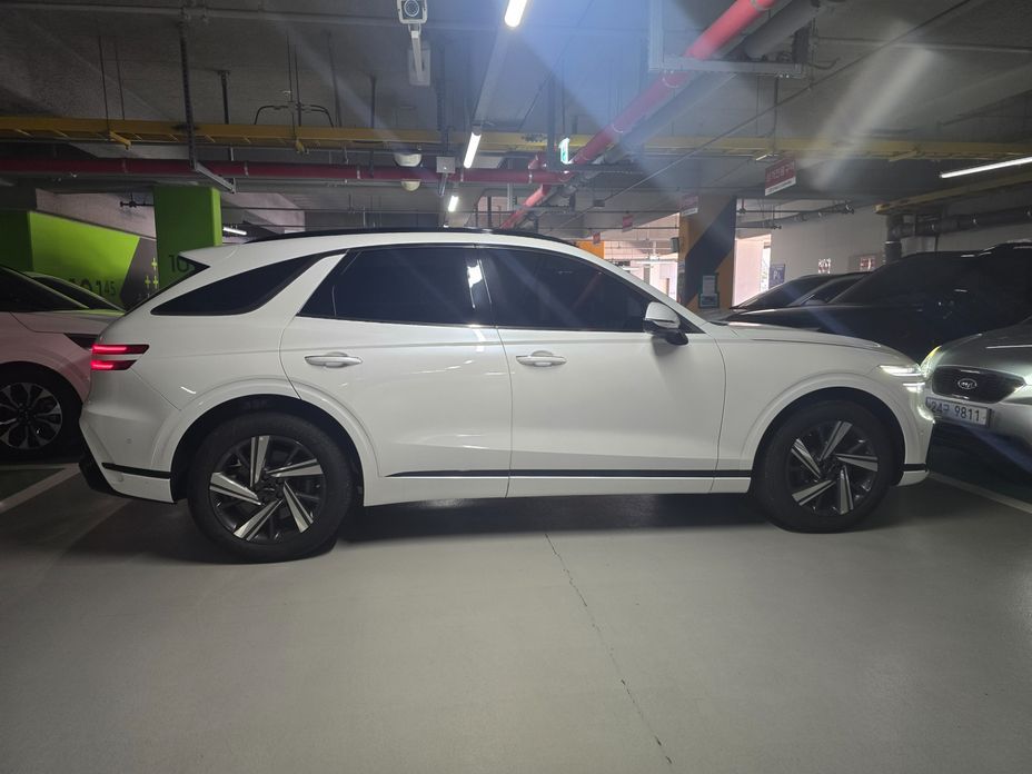 Genesis GV70 2025