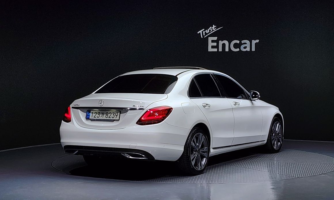 Mercedes-Benz C-Class 2021