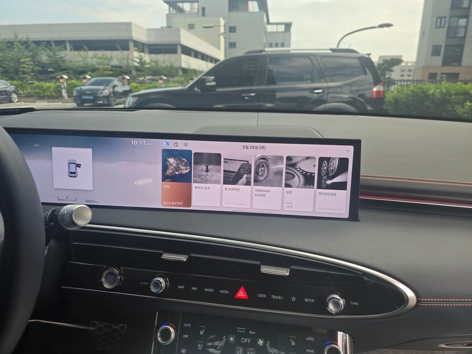 Genesis GV70 2025
