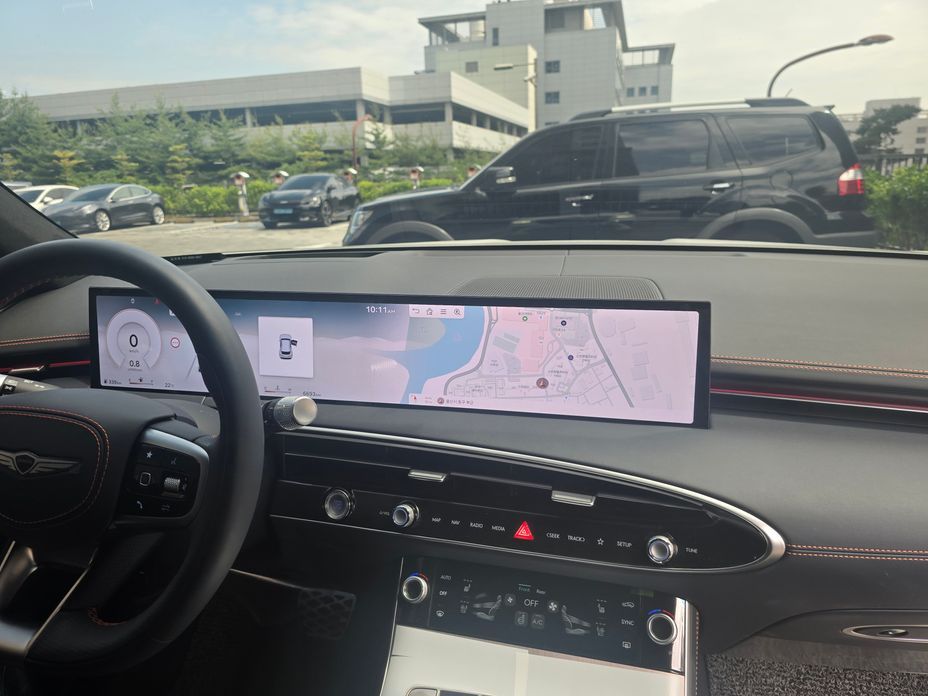 Genesis GV70 2025