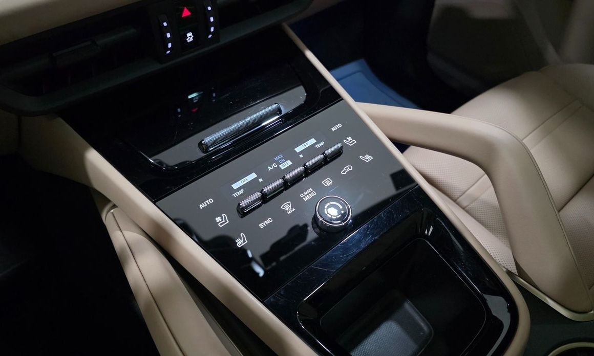 Porsche Cayenne 2025