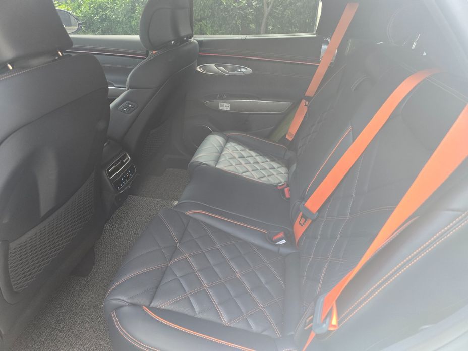 Genesis GV70 2025