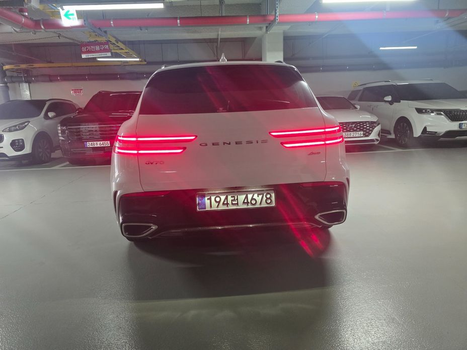 Genesis GV70 2025