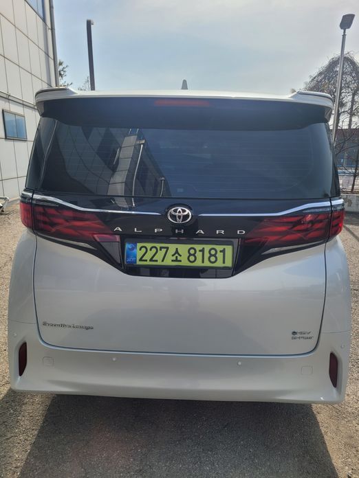 Toyota Alphard 2025