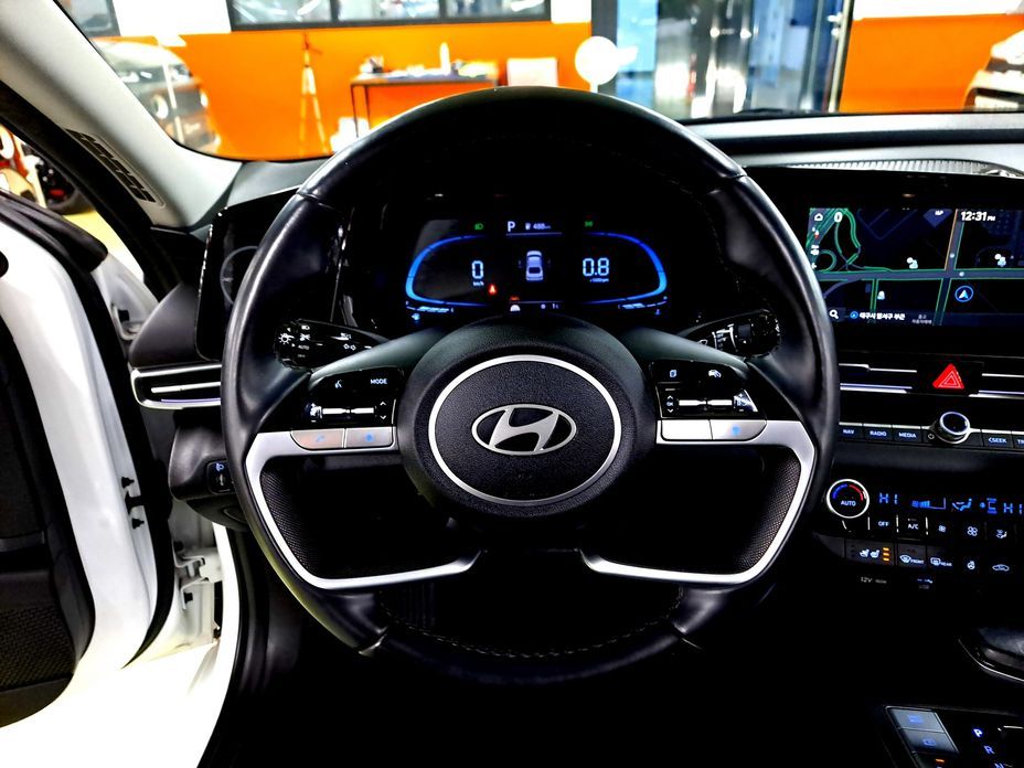 Hyundai AVANTE 2024