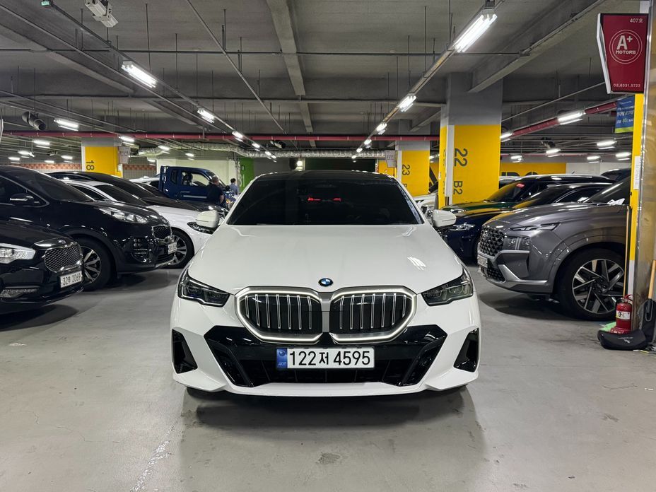 BMW 5-Series 2024