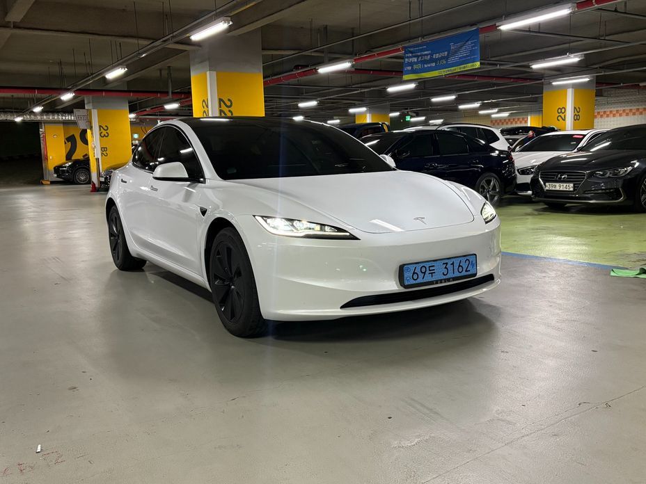 Tesla Model 3 2024