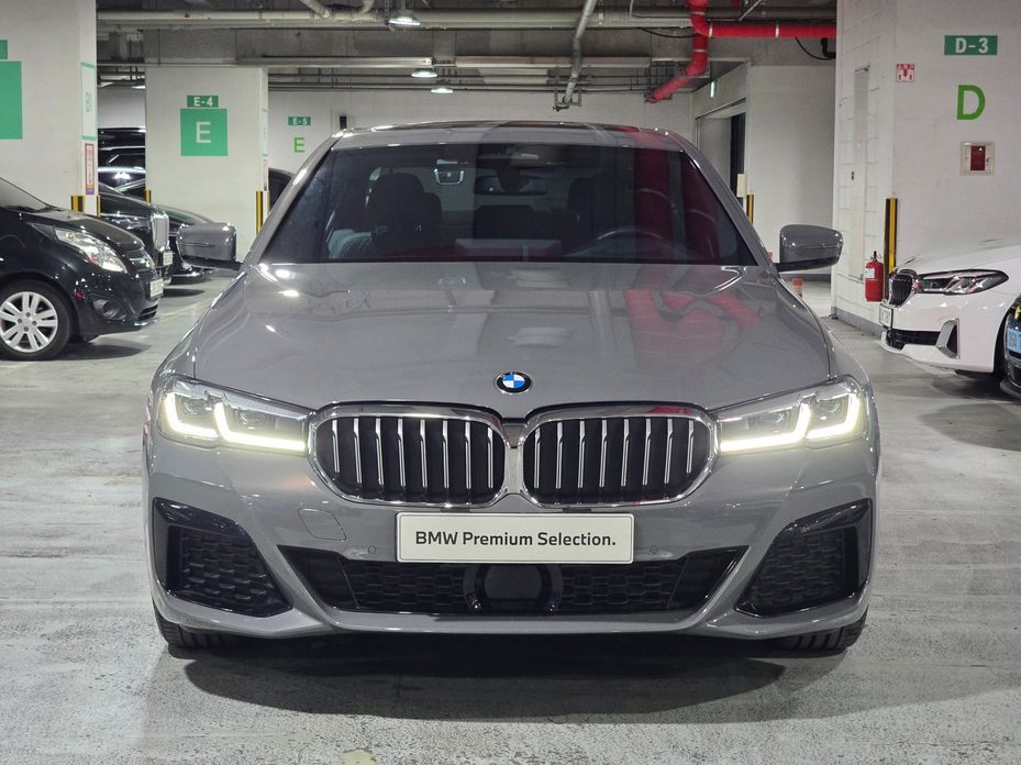 BMW 5-Series 2022
