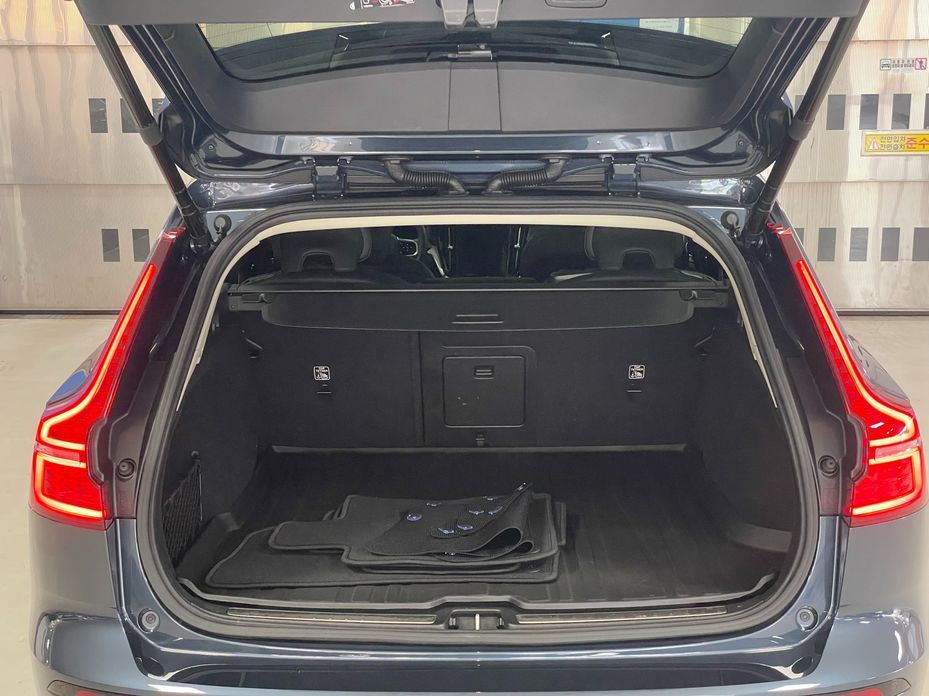 Volvo V60 2024