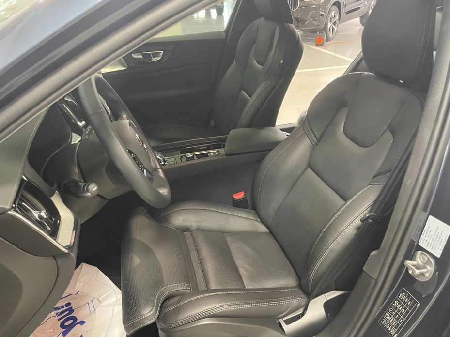 Volvo V60 2024