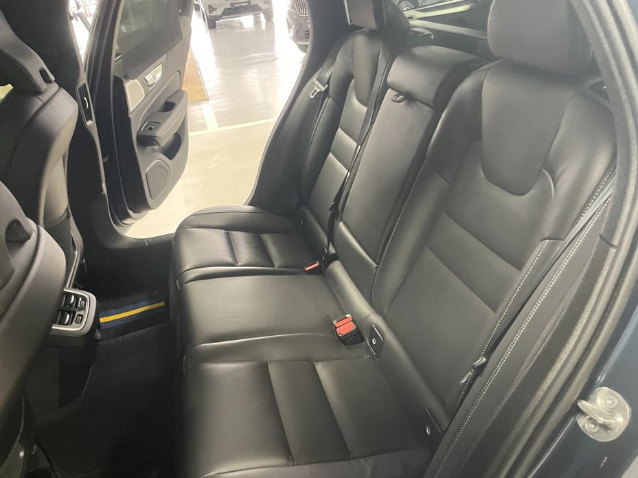 Volvo V60 2024
