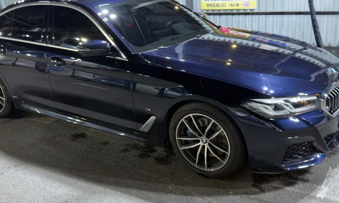 BMW 5-Series 2023