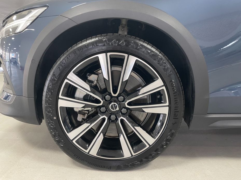 Volvo V60 2024