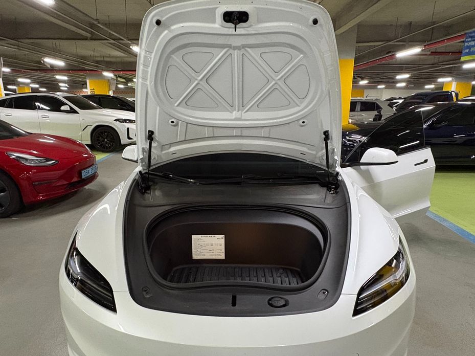 Tesla Model 3 2024
