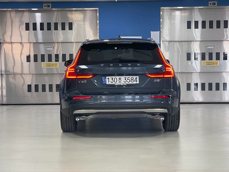 Volvo V60 2024