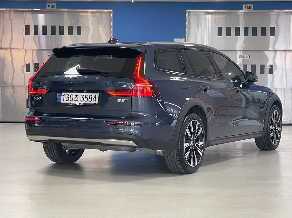 Volvo V60 2024