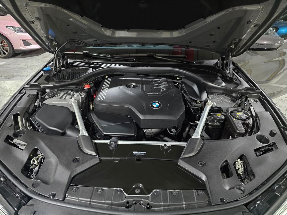 BMW 5-Series 2022