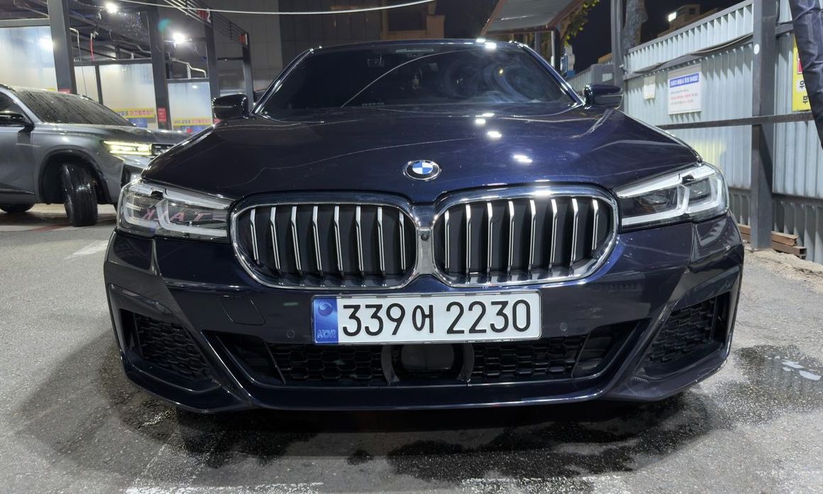 BMW 5-Series 2023