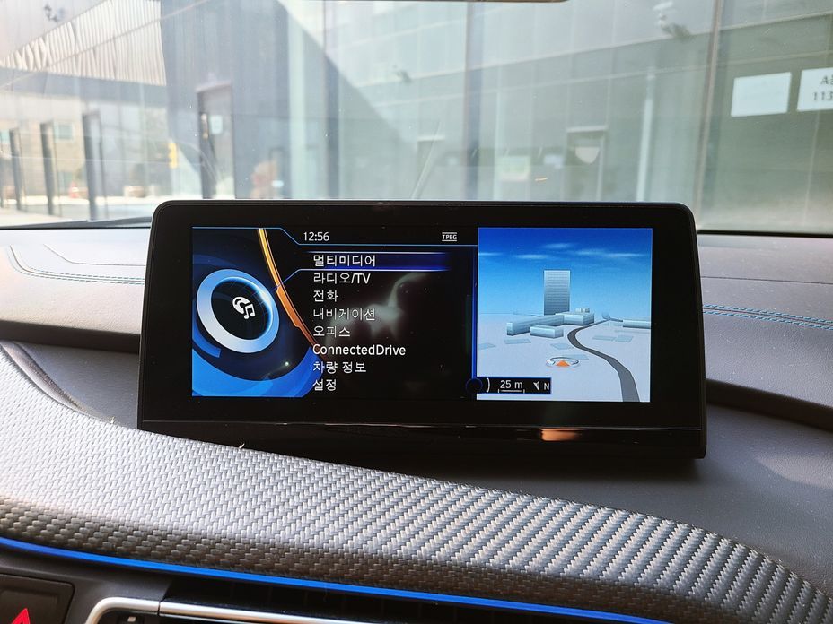 BMW i8 2016