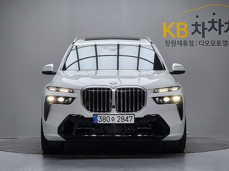 BMW X7 2025