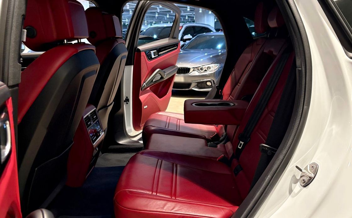 Porsche Cayenne 2021