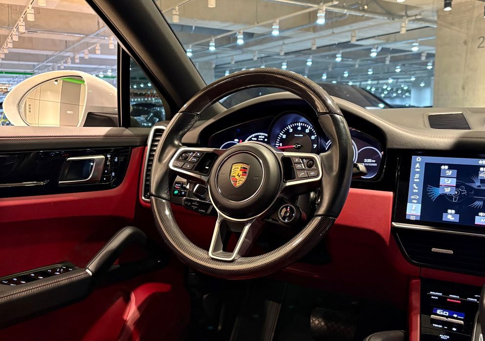 Porsche Cayenne 2021
