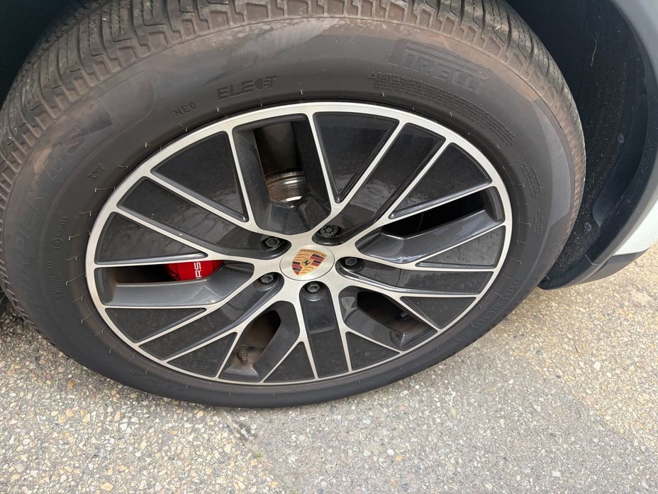 Porsche Macan 2025