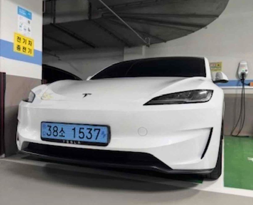 Tesla Model 3 2024