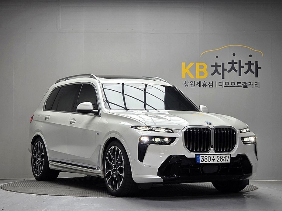 BMW X7 2025