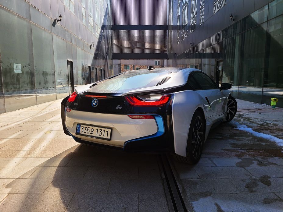 BMW i8 2016