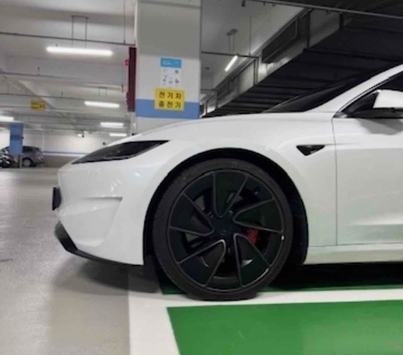 Tesla Model 3 2024