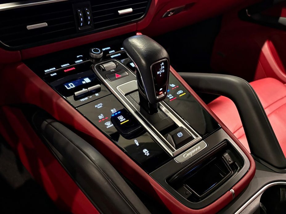Porsche Cayenne 2021